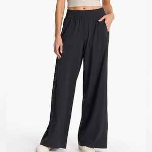 Vuori pants brand new (OBO)